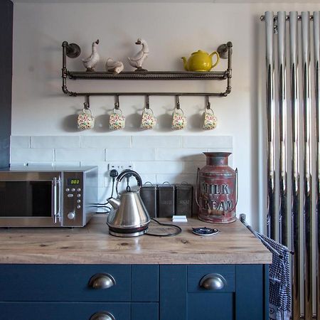 Bury St. Edmunds Stylish Town Centre House With Garden And Parking Oppositeヴィラ エクステリア 写真