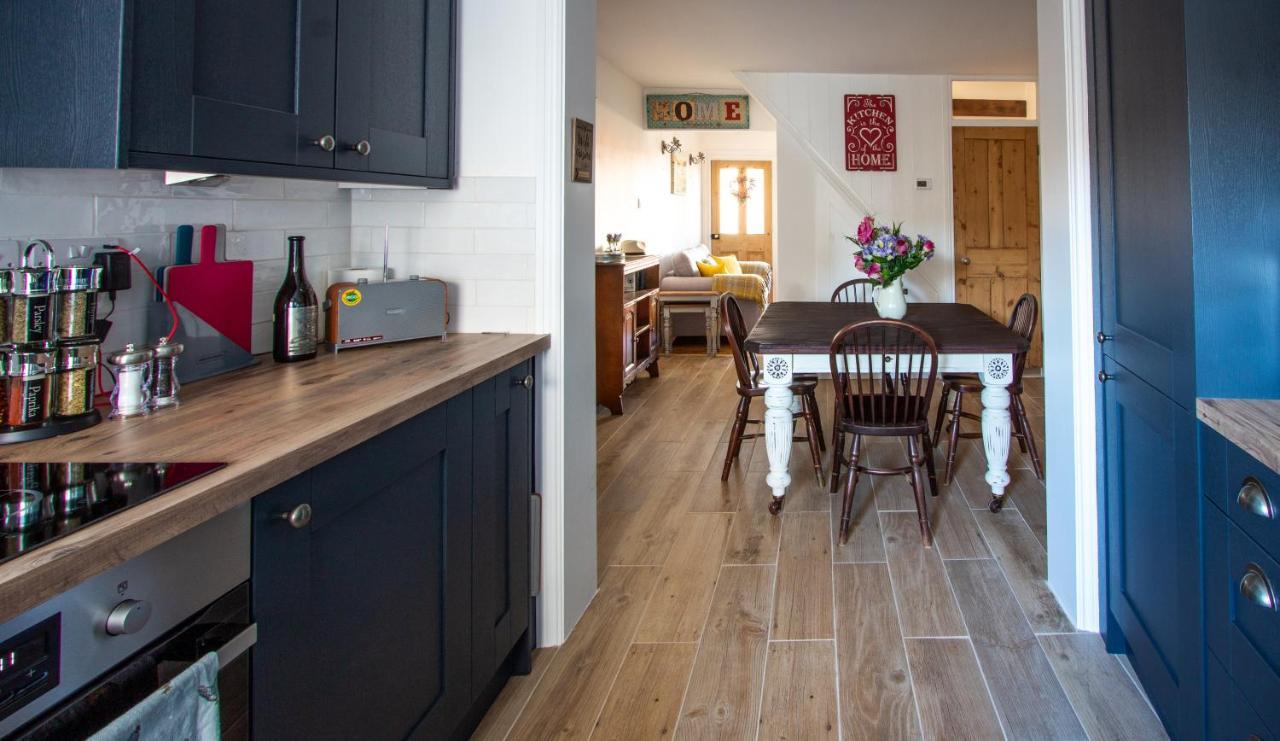 Bury St. Edmunds Stylish Town Centre House With Garden And Parking Oppositeヴィラ エクステリア 写真
