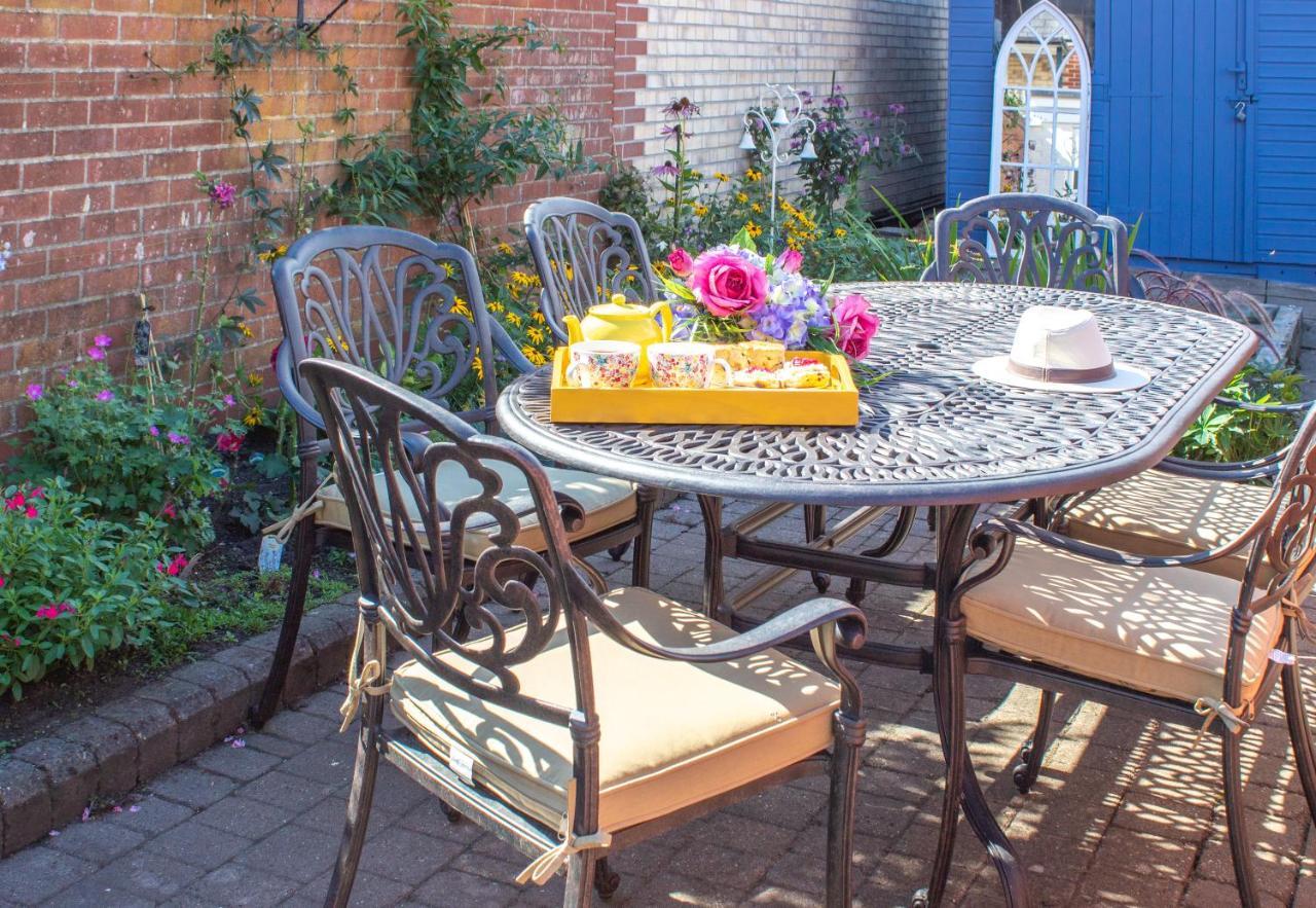 Bury St. Edmunds Stylish Town Centre House With Garden And Parking Oppositeヴィラ エクステリア 写真