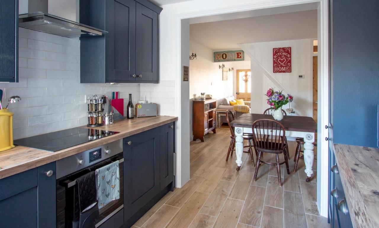 Bury St. Edmunds Stylish Town Centre House With Garden And Parking Oppositeヴィラ エクステリア 写真