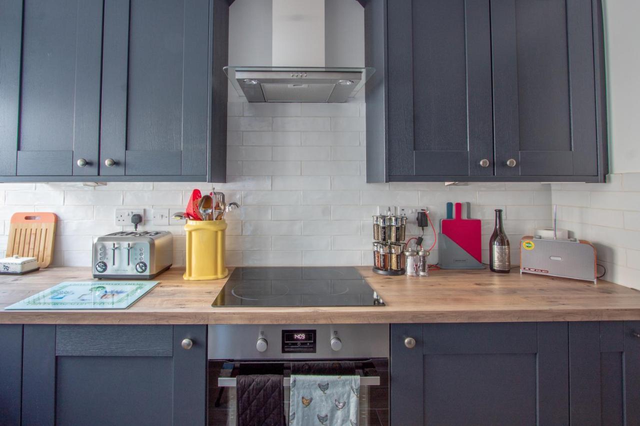Bury St. Edmunds Stylish Town Centre House With Garden And Parking Oppositeヴィラ エクステリア 写真