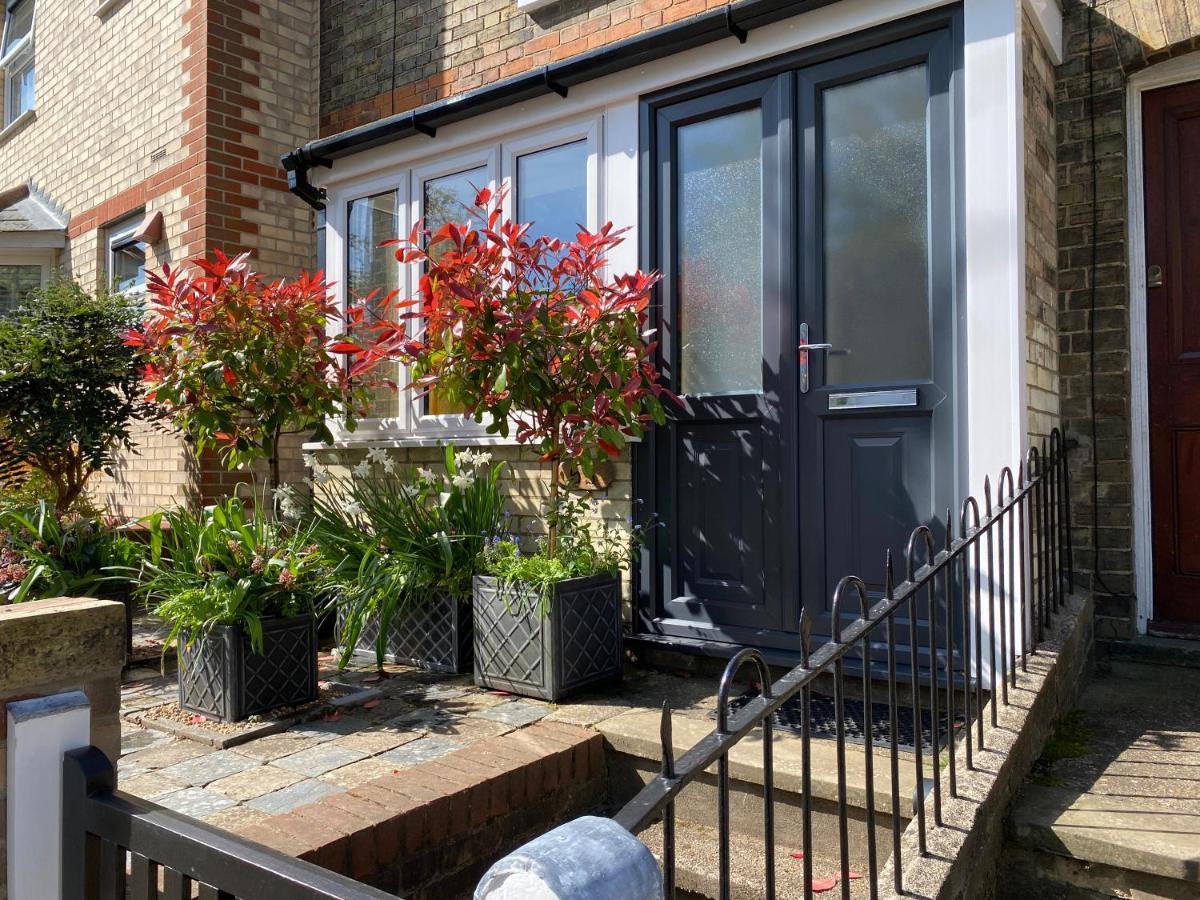 Bury St. Edmunds Stylish Town Centre House With Garden And Parking Oppositeヴィラ エクステリア 写真